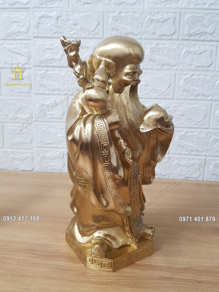 Từng chi tiết tr&ecirc;n vật phẩm đều được c&aacute;c nghệ nh&acirc;n chạm khắc sắc n&eacute;t v&agrave; tỉ mỉ